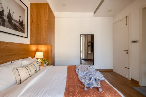 Image Title Goes Here